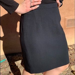 Giorgio Armani Le Collezioni dark blue skirt Made in Italy